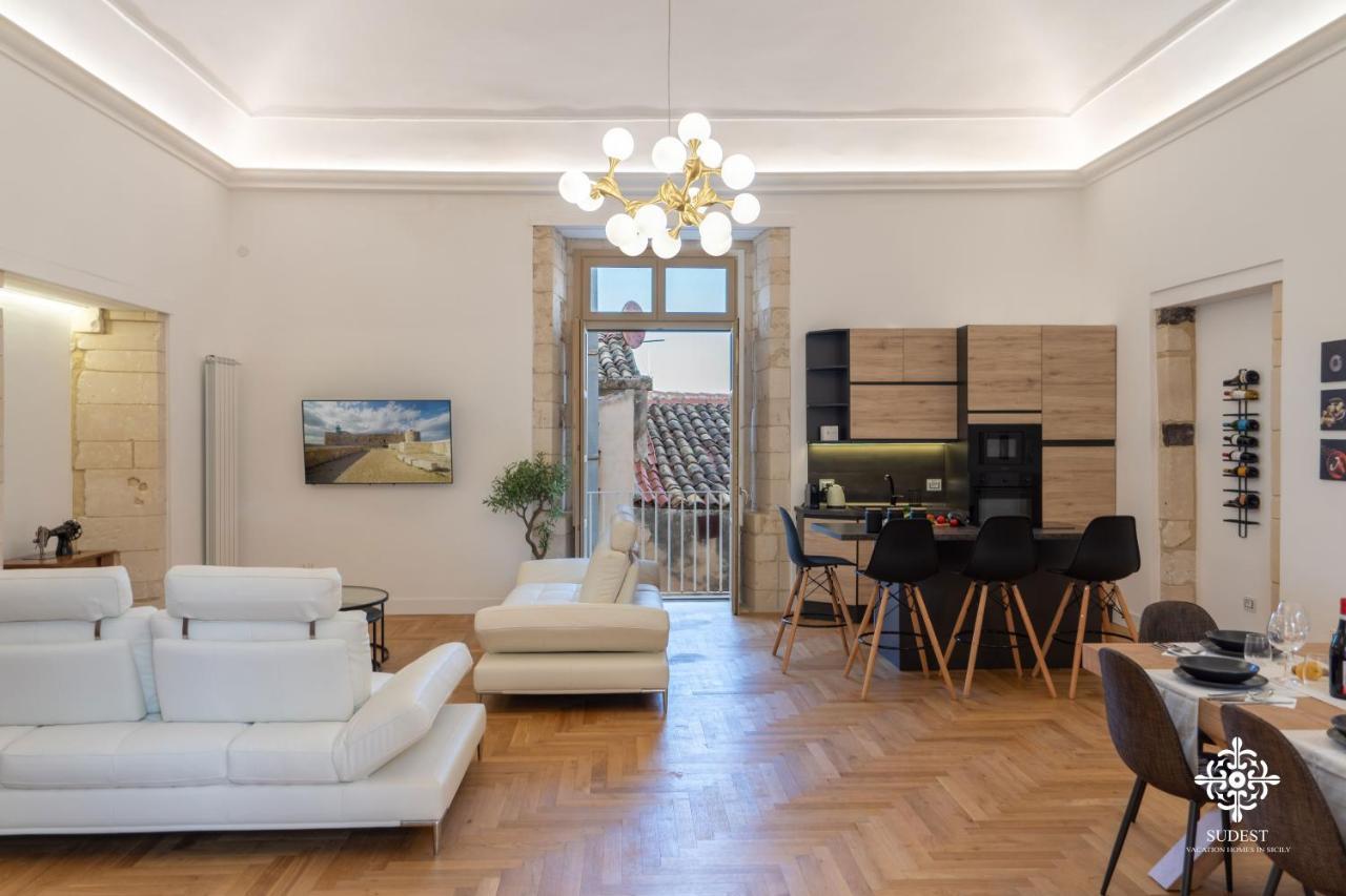 Residenza Dumah - Elegante Dimora In Centro Apartment Syracuse Bagian luar foto