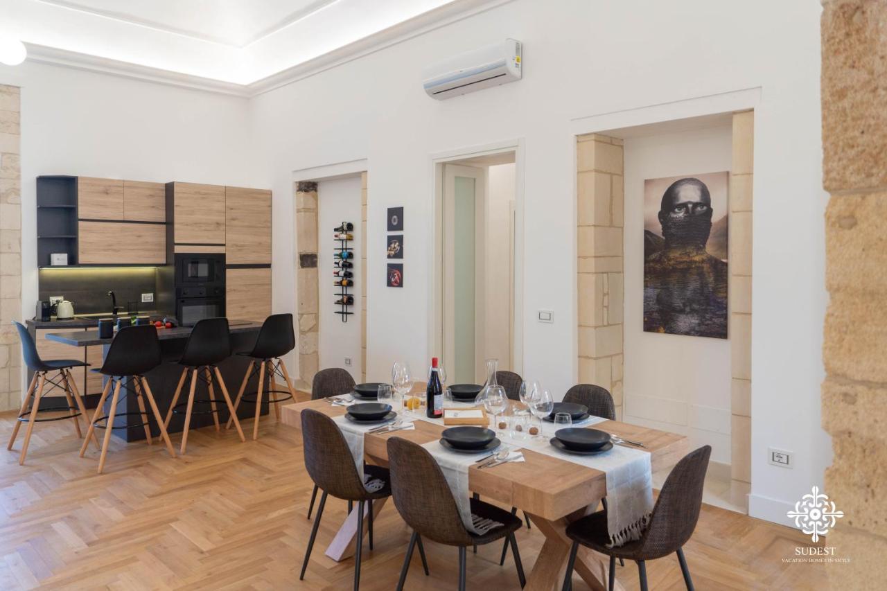 Residenza Dumah - Elegante Dimora In Centro Apartment Syracuse Bagian luar foto