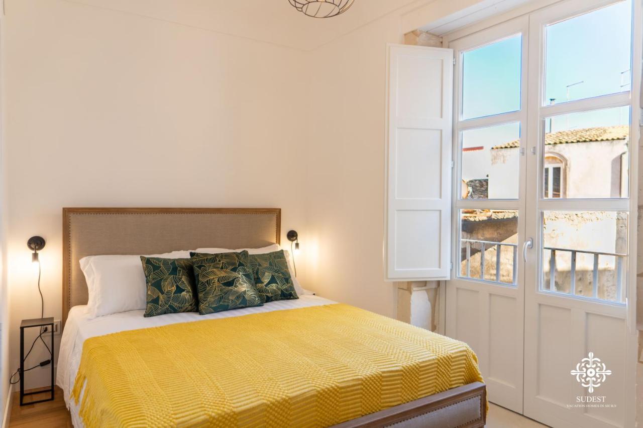Residenza Dumah - Elegante Dimora In Centro Apartment Syracuse Bagian luar foto