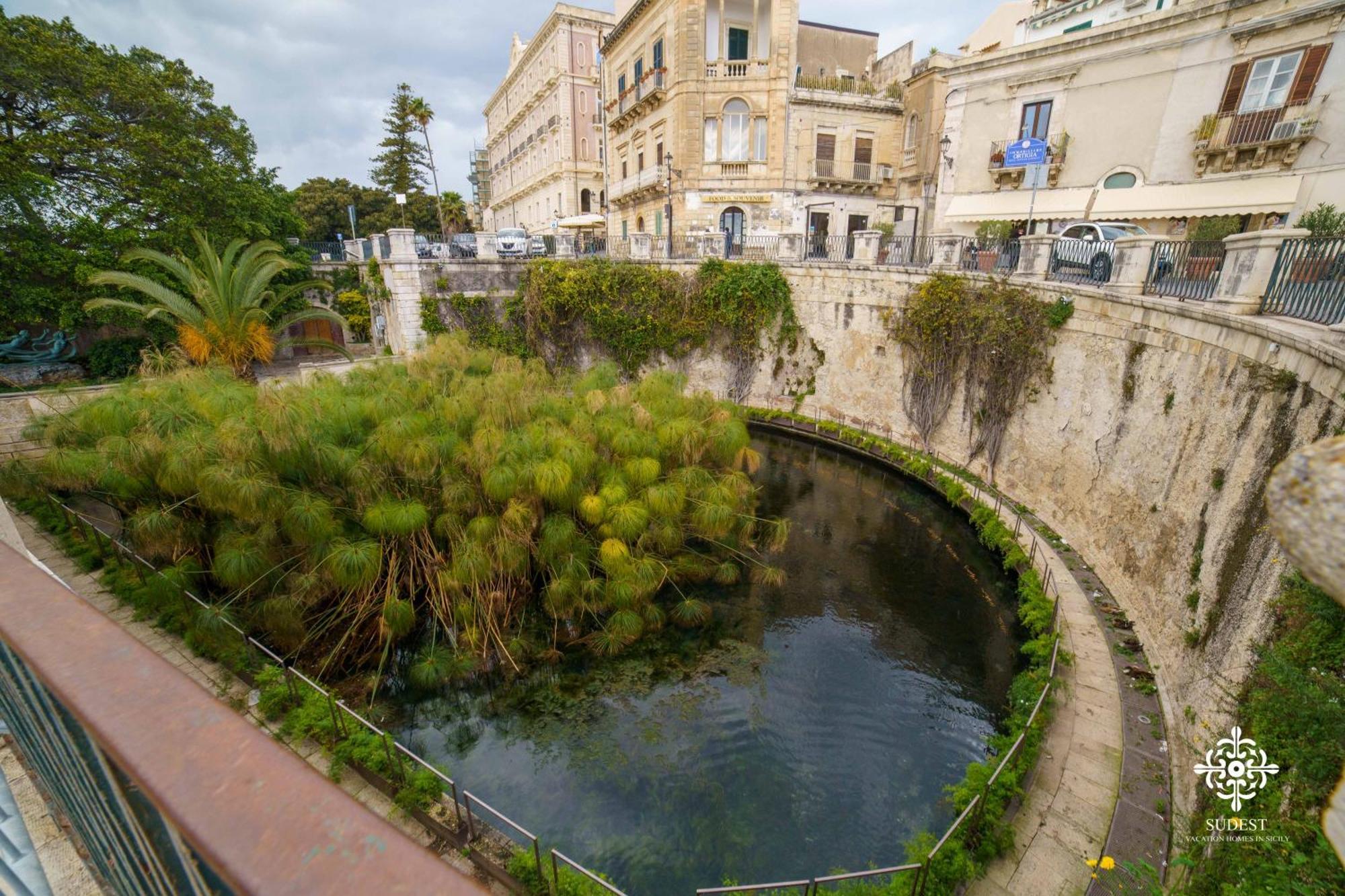 Residenza Dumah - Elegante Dimora In Centro Apartment Syracuse Bagian luar foto
