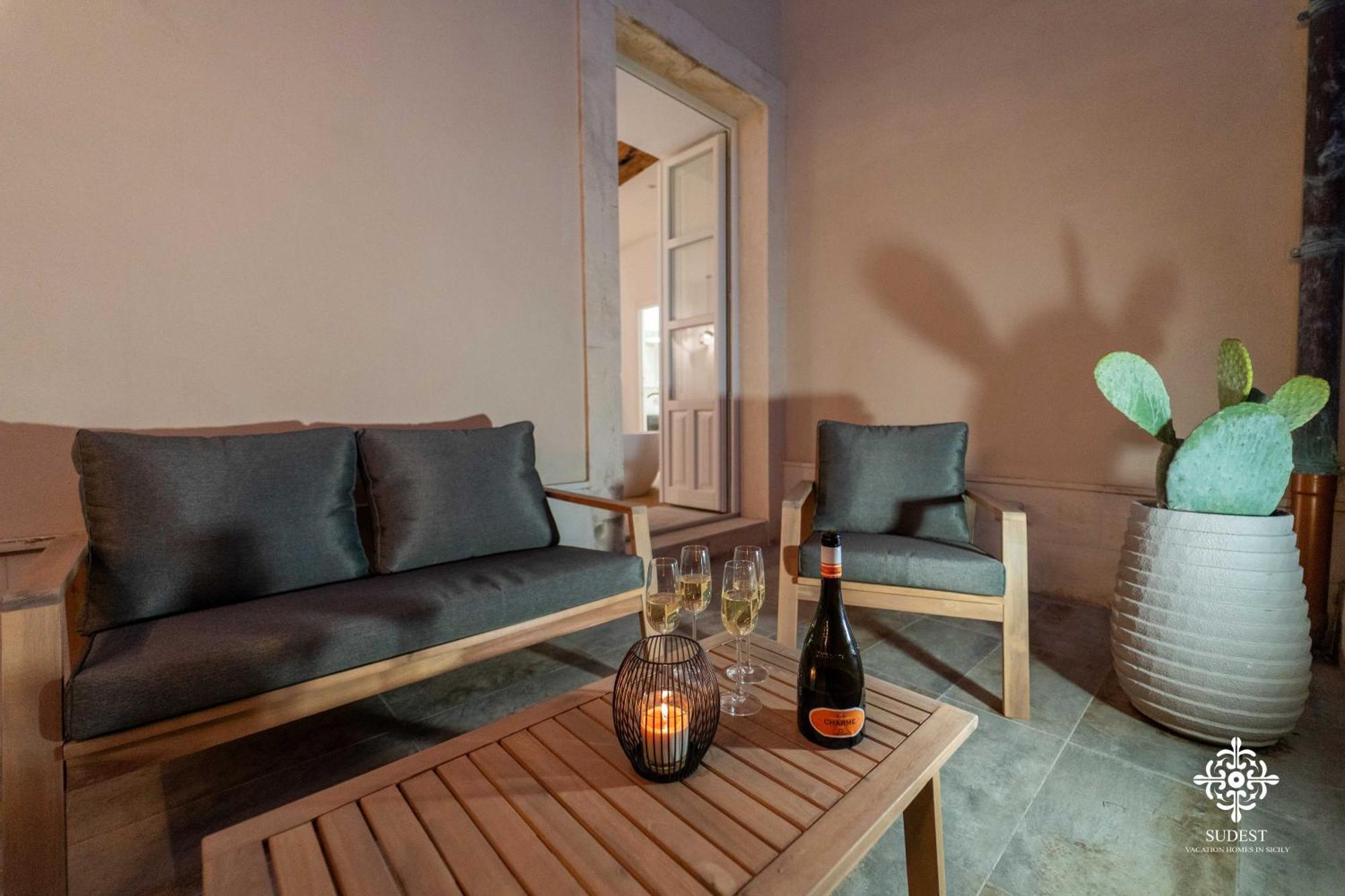 Residenza Dumah - Elegante Dimora In Centro Apartment Syracuse Bagian luar foto